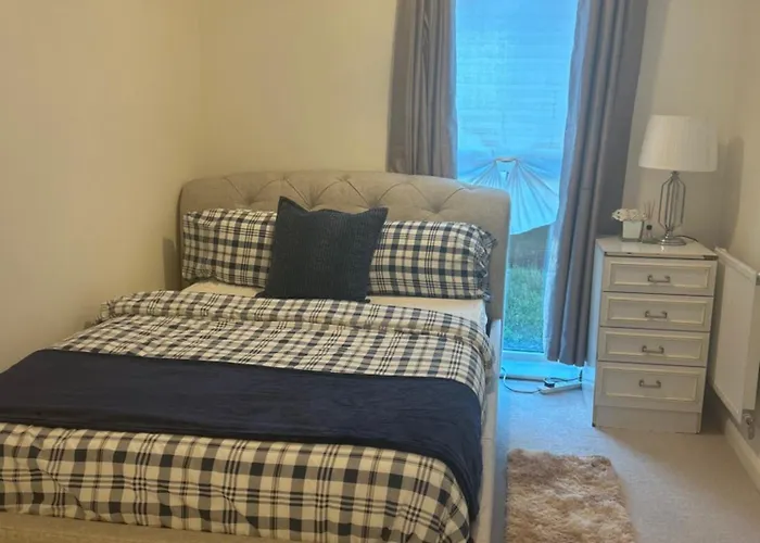En-Suite Double Room In A Shared Apartment Close To Central London